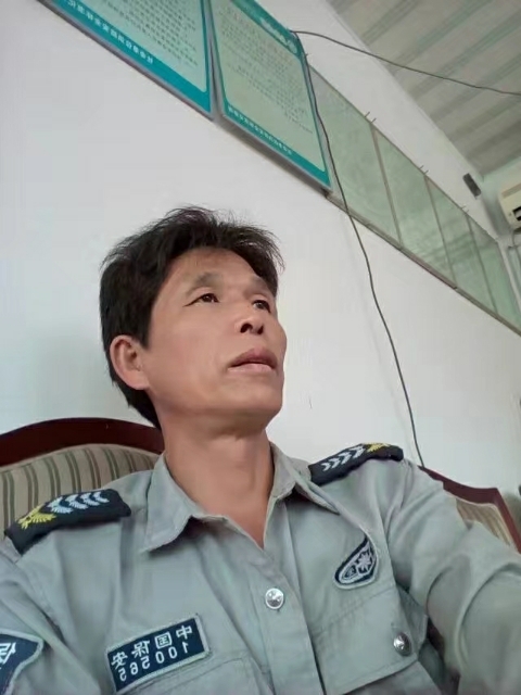 卧窗听雨的第一张照片--三明相亲网