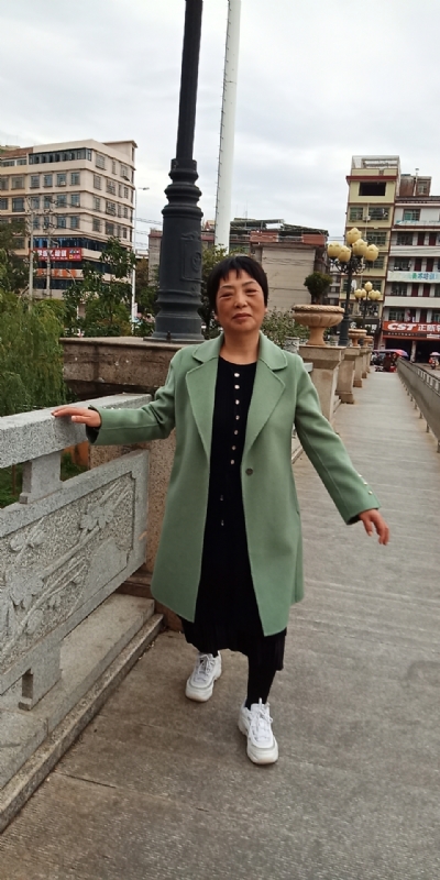 小玲的第一张照片--三明相亲网