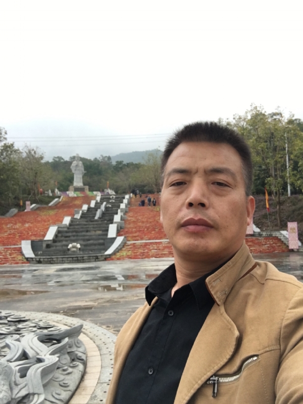 开心的松鼠的第一张照片--三明相亲网