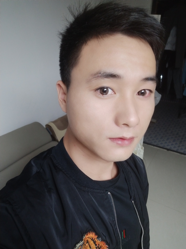 何凡的第三张照片--三明相亲网