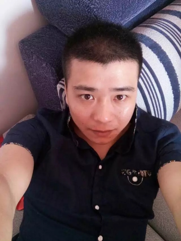 漫步的面包的第一张照片--三明相亲网