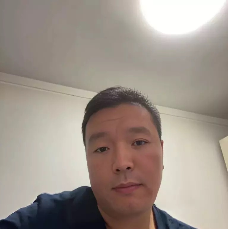 穿唐装的松鼠的第一张照片--三明相亲网