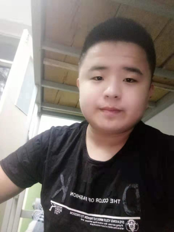 打小就爱淘气的第一张照片--三明相亲网
