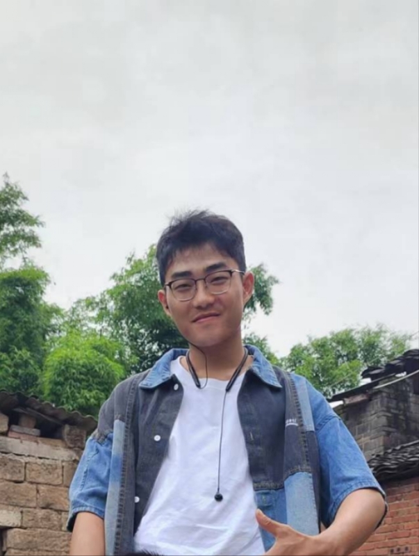 越努力越幸运的第一张照片--三明相亲网