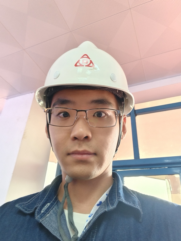 何鹏宇的第二张照片--三明相亲网