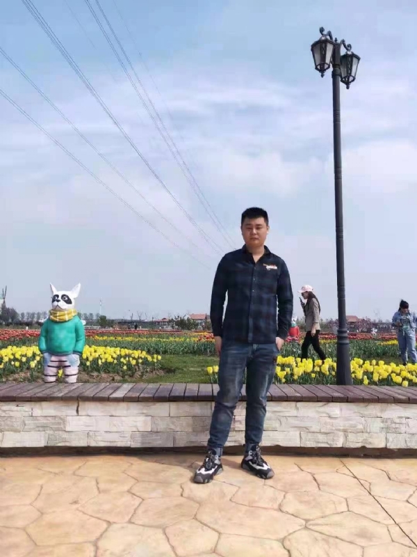 海阔天空的第一张照片--三明相亲网